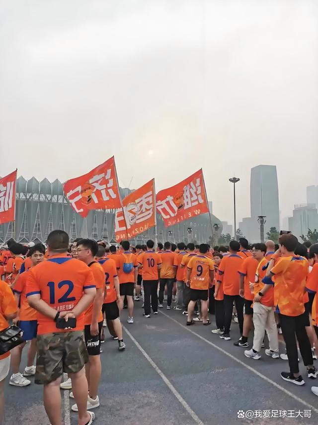 中超豪门交锋：河南建业迎战山东鲁能的简单介绍