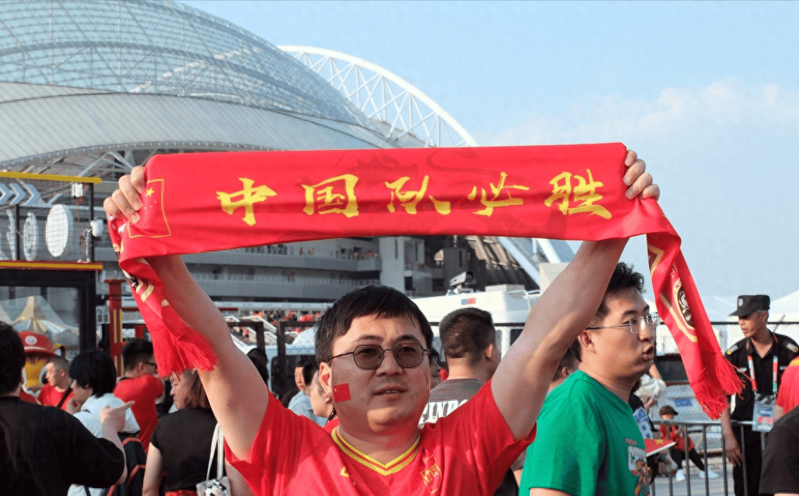 云开体育官网-大赛中中国队表现抢眼，引发球迷关注