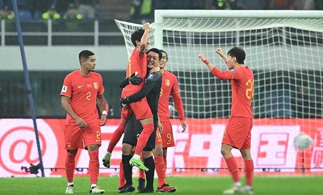 关于法国压制匈牙利，小组出线形势看好的信息